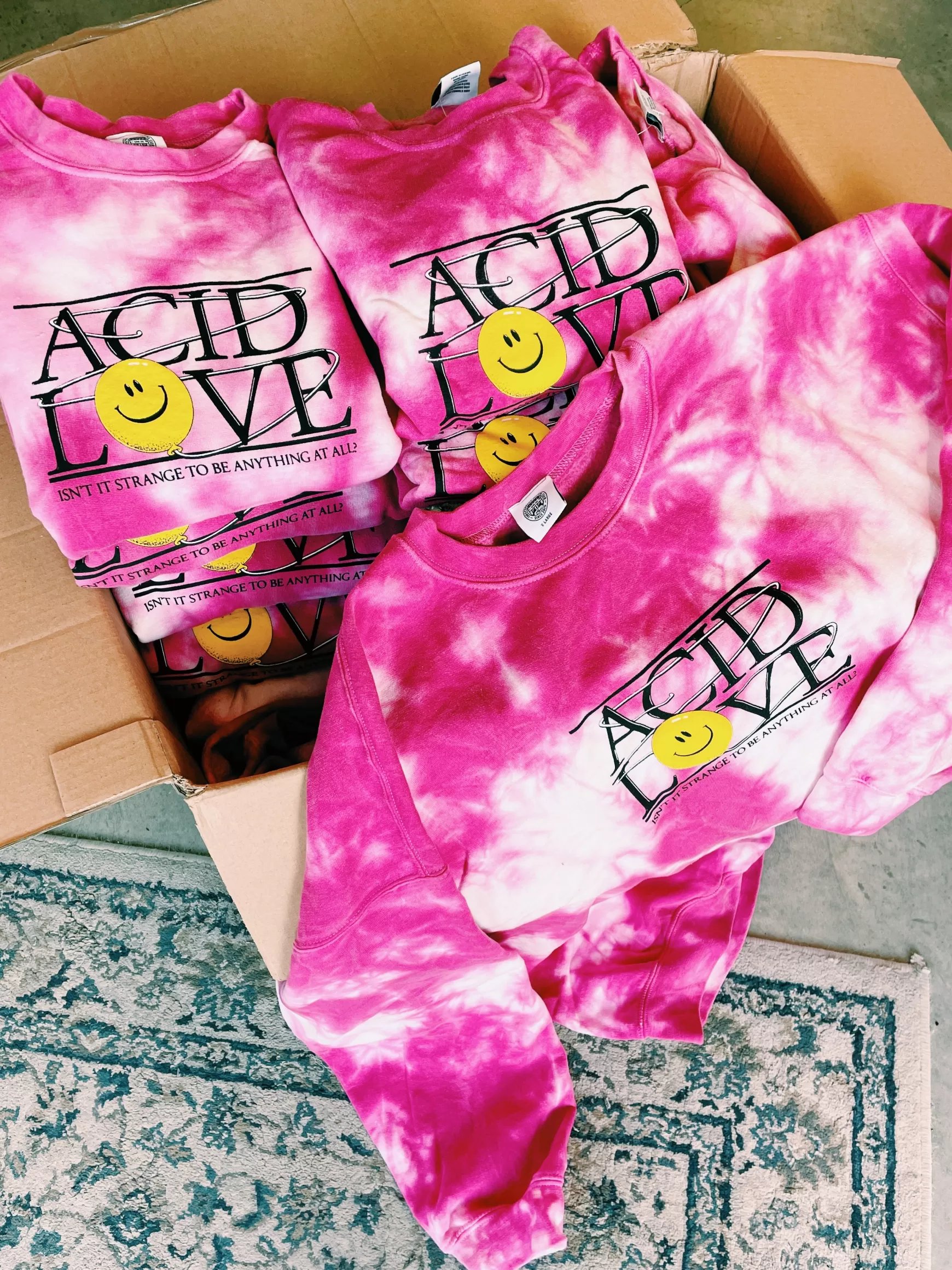 ACID LOVE 0.06 'Floating Points' Sweatshirt - Tie Dye Azalea Pink Store